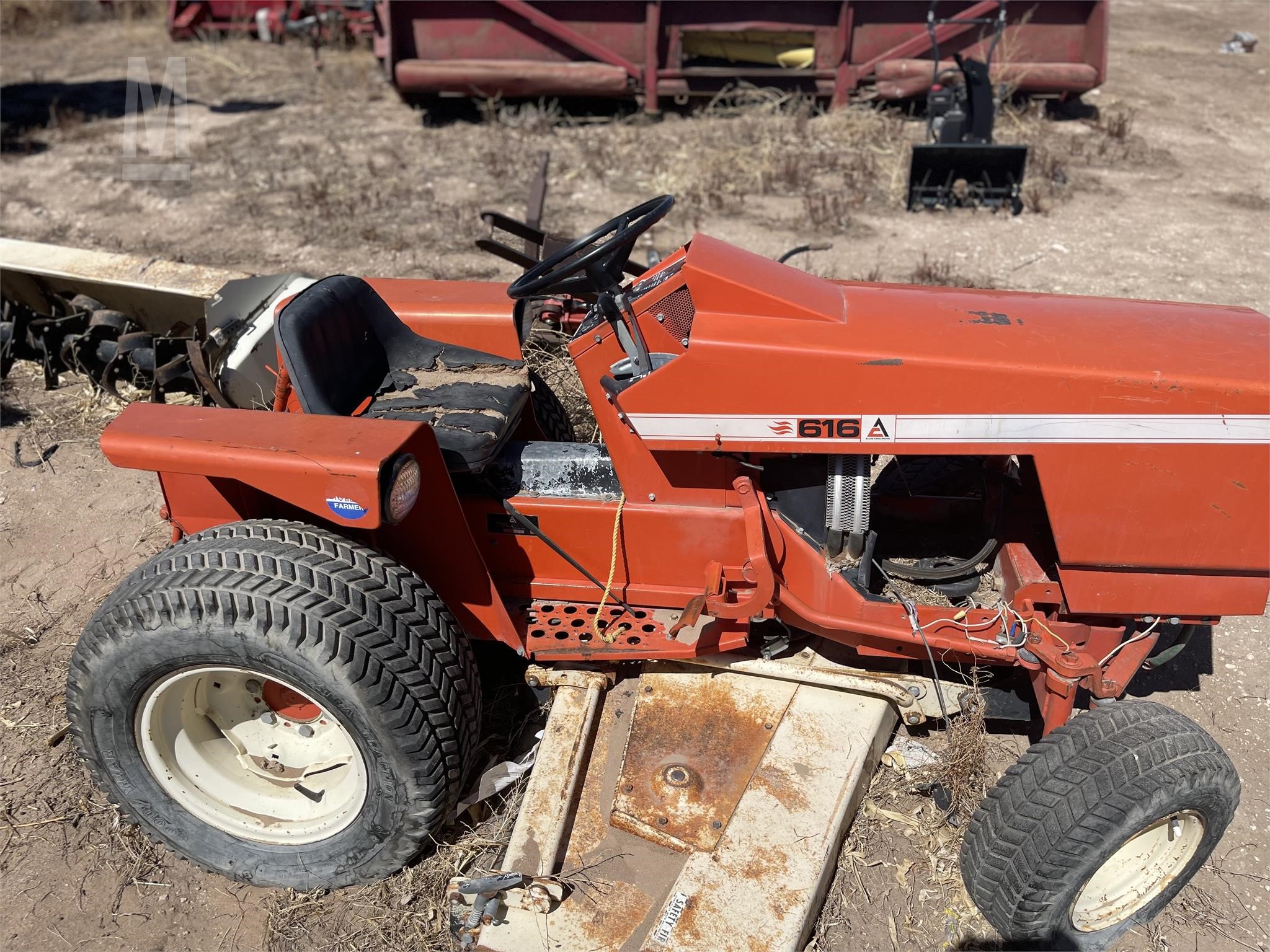 ALLIS CHALMERS Less Than 40 HP Tractors