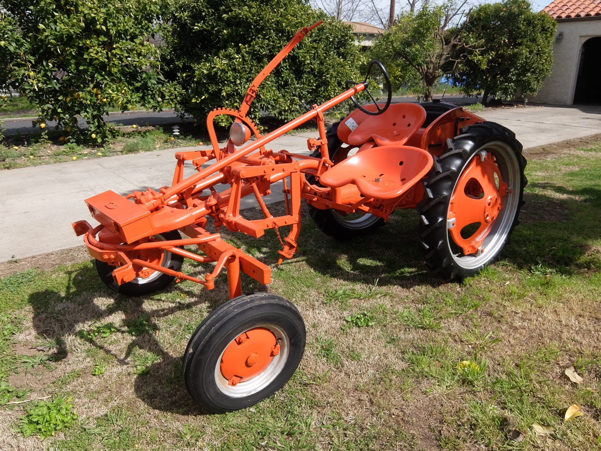 Allis Chalmers 'G' Tractor, Inc