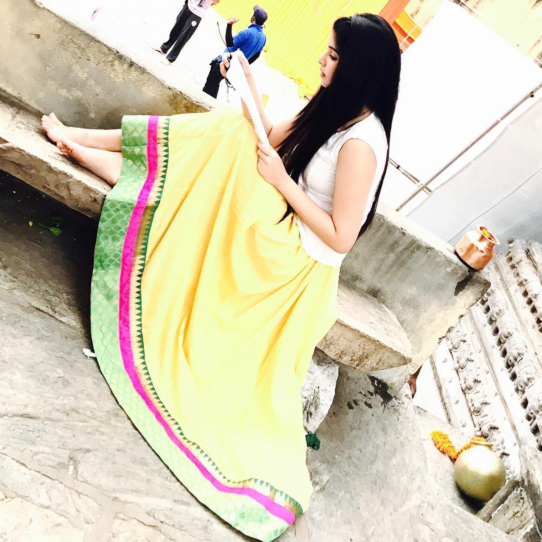 Bhavika Sharma HD WallPaper and best picture collection