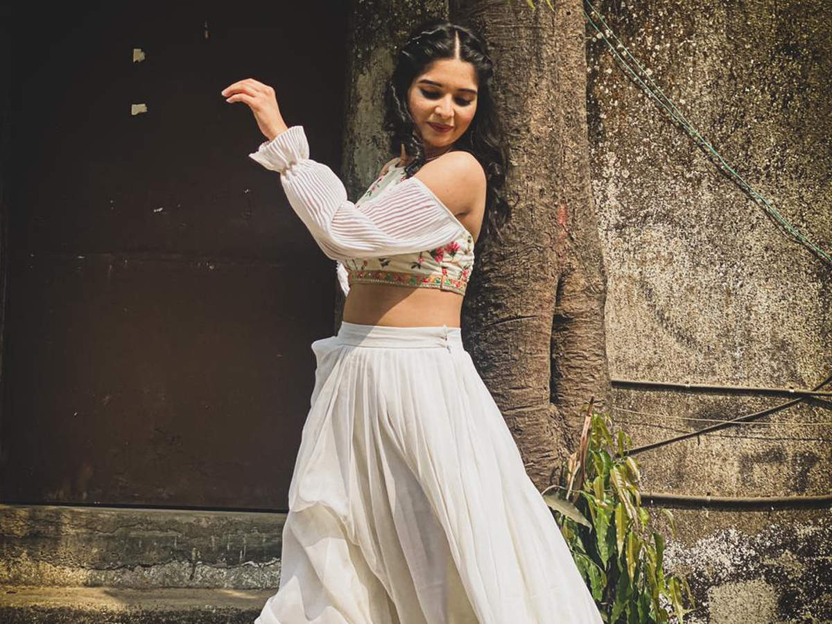 Art acts likes a stress buster for Bhavika Sharma aka Santosh from Maddam Sir of India