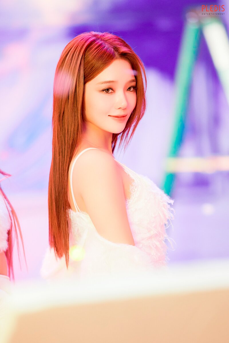 January 19, 2022 Pledis Naver Post 'DM' Music Video Behind