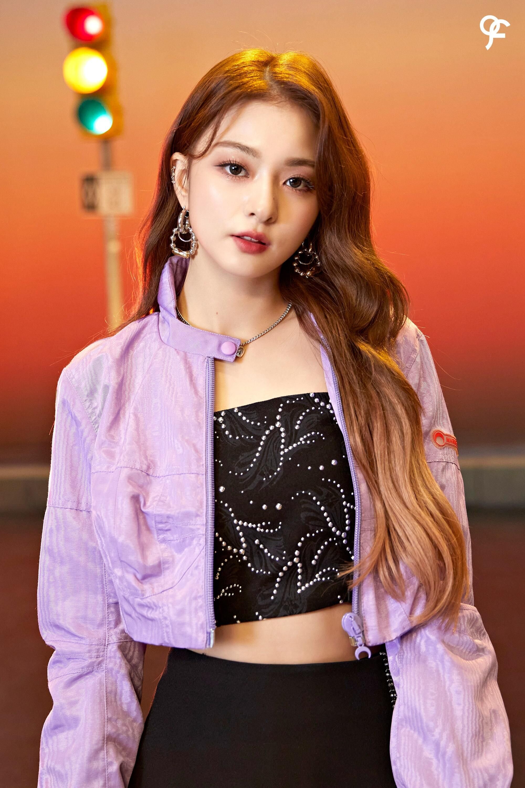 January 27, 2022 fromis_9 Weverse 'DM' MV Behind Sketch