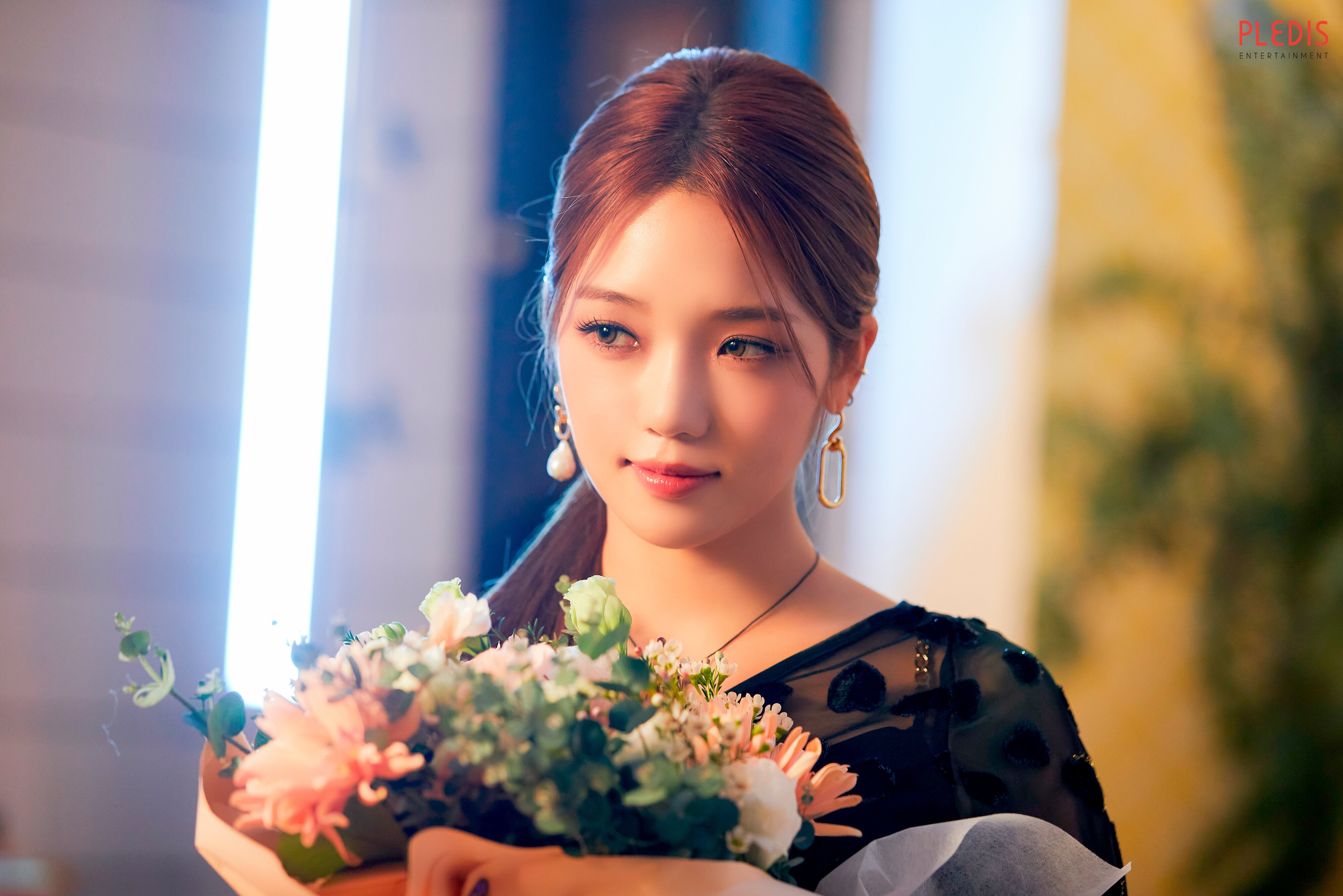 January 19, 2022 Pledis Naver Post 'DM' Music Video Behind