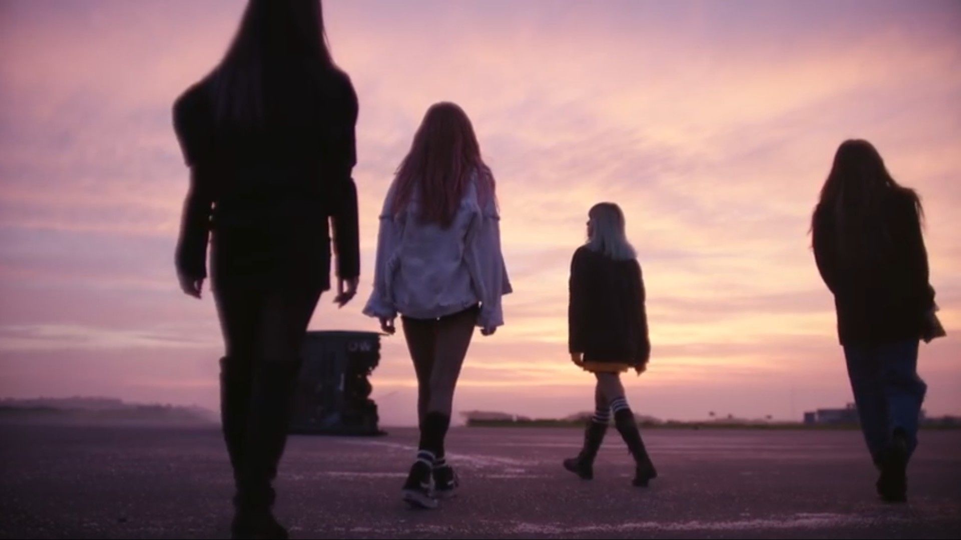 Blackpink stay mv desktop wallpaper background. Blackpink lisa, Lalisa manoban, Selebritas