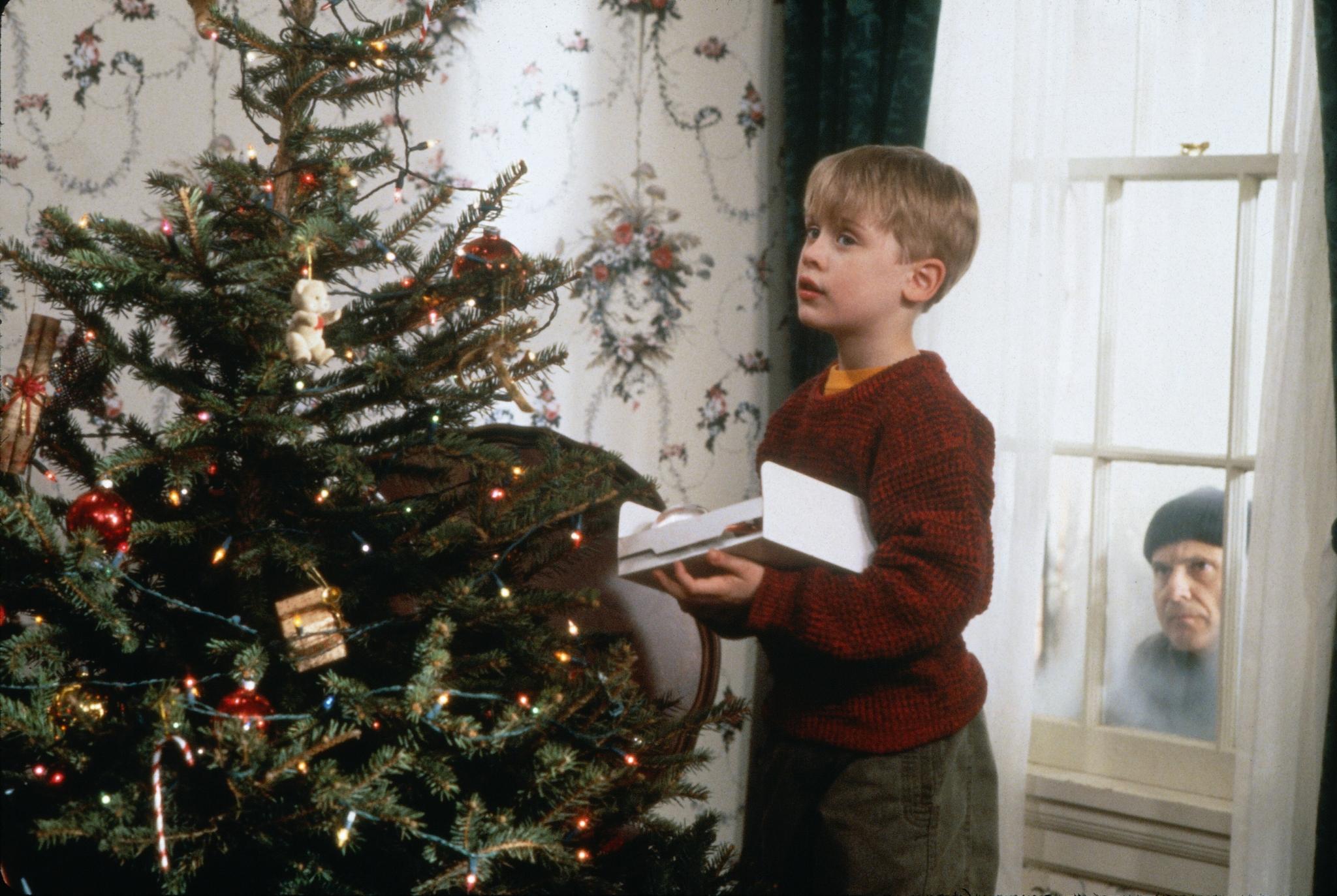 Free download HOME ALONE comedy christmas home alone g wallpaper background [2048x1373] for your Desktop, Mobile & Tablet. Explore Home Alone Wallpaper. Alone Wallpaper for Girls, Leave Me Alone