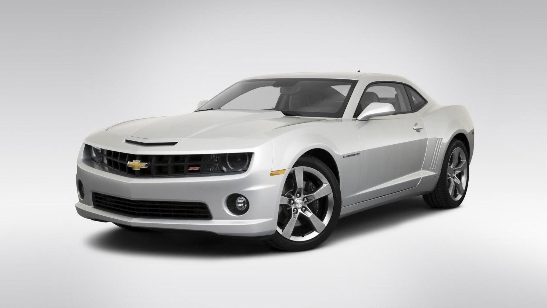 Download desktop wallpaper White coupe Chevrolet Camaro, photo