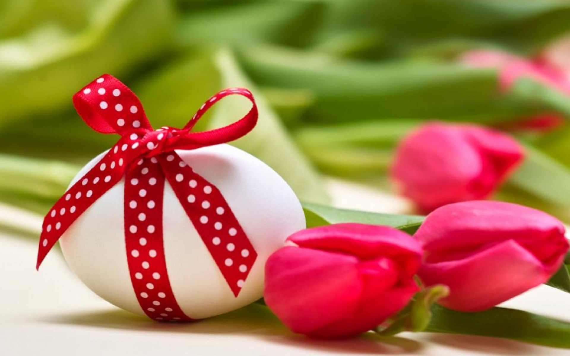 Easter Red Eggs HD wallpaper