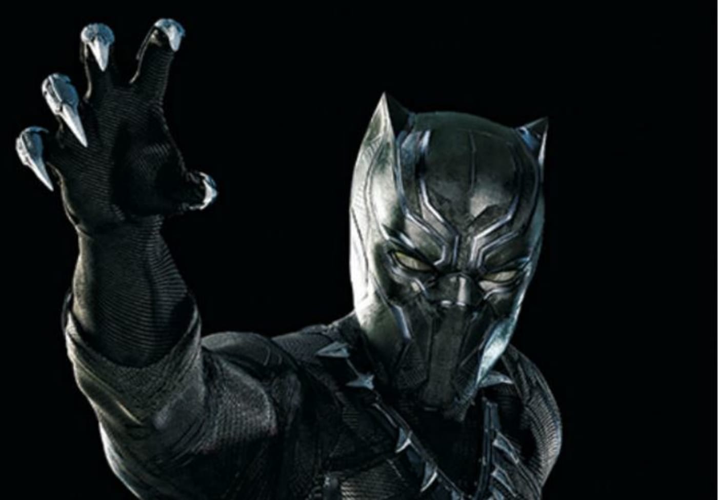 Captain America Chases Black Panther in new 'Civil War' Photo