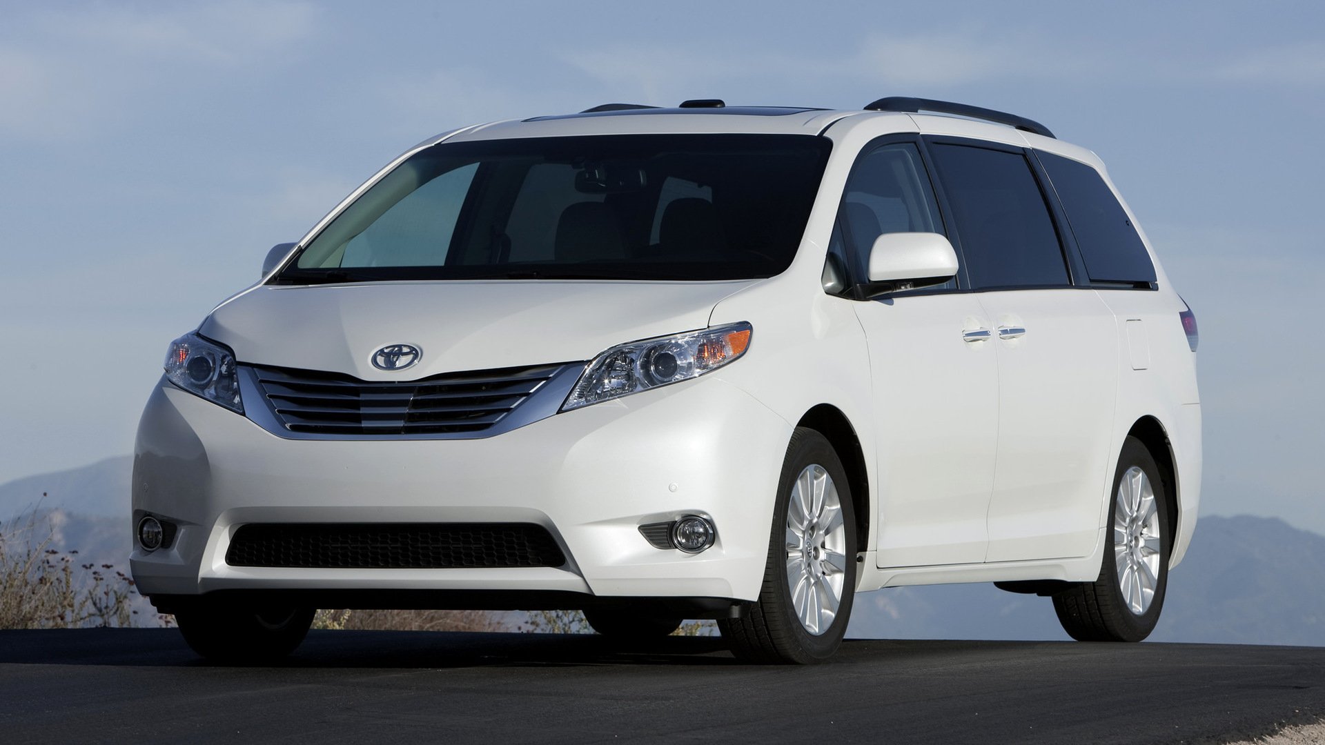 Toyota Sienna and HD Image