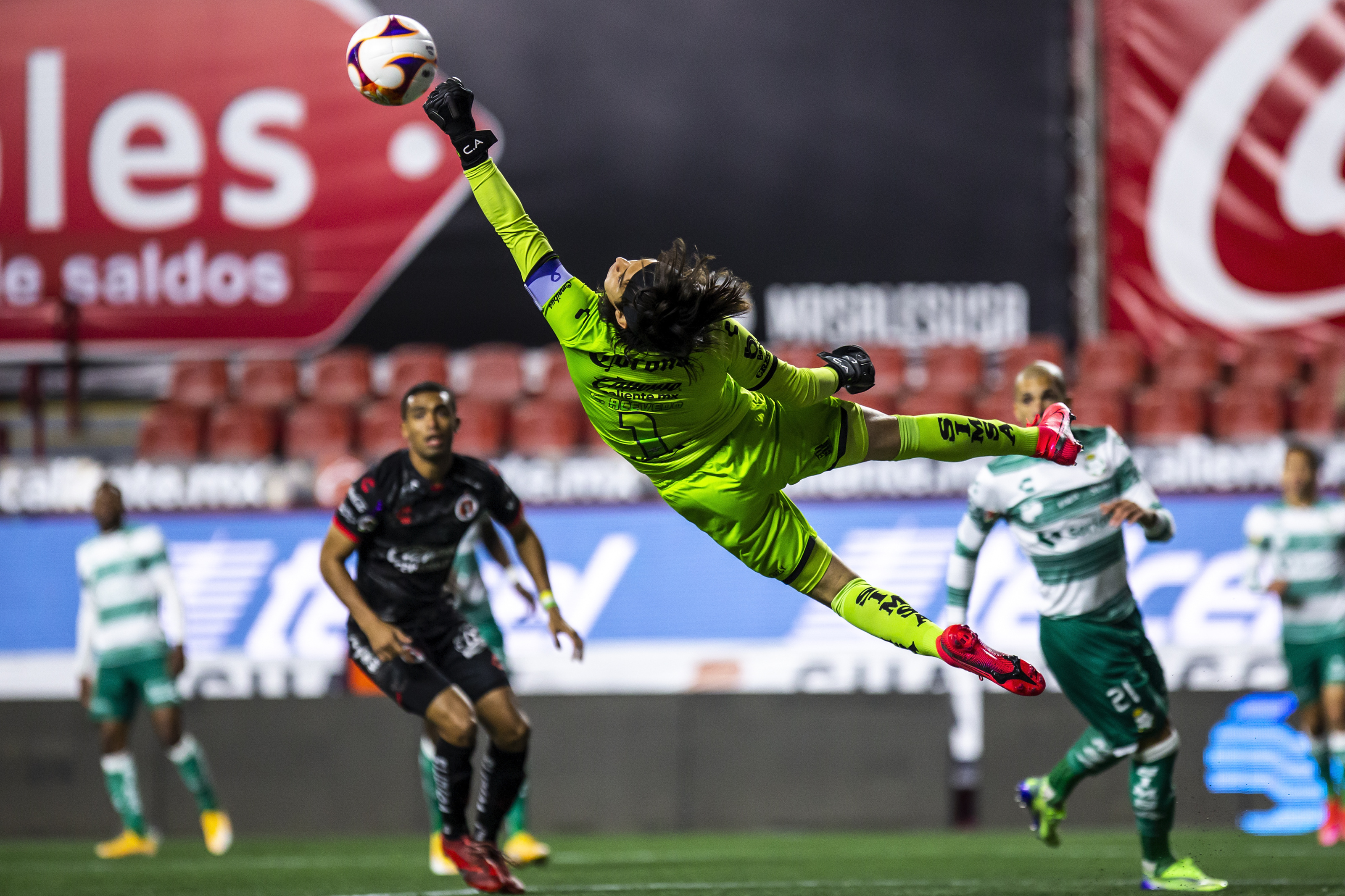 Carlos Acevedo linked to Leverkusen and other Liga MX rumors