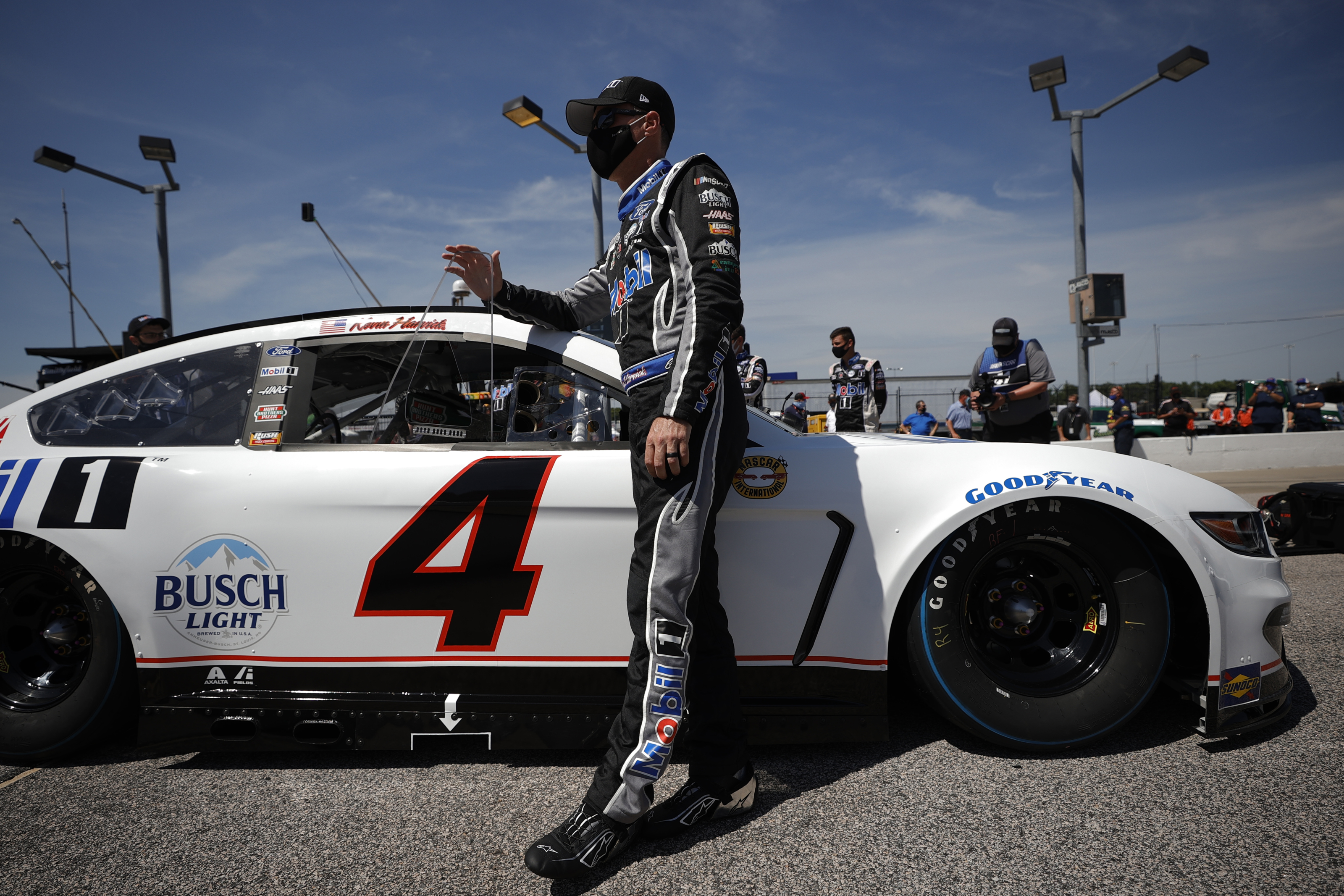 NASCAR: Kevin Harvick unveils special paint scheme for COTA