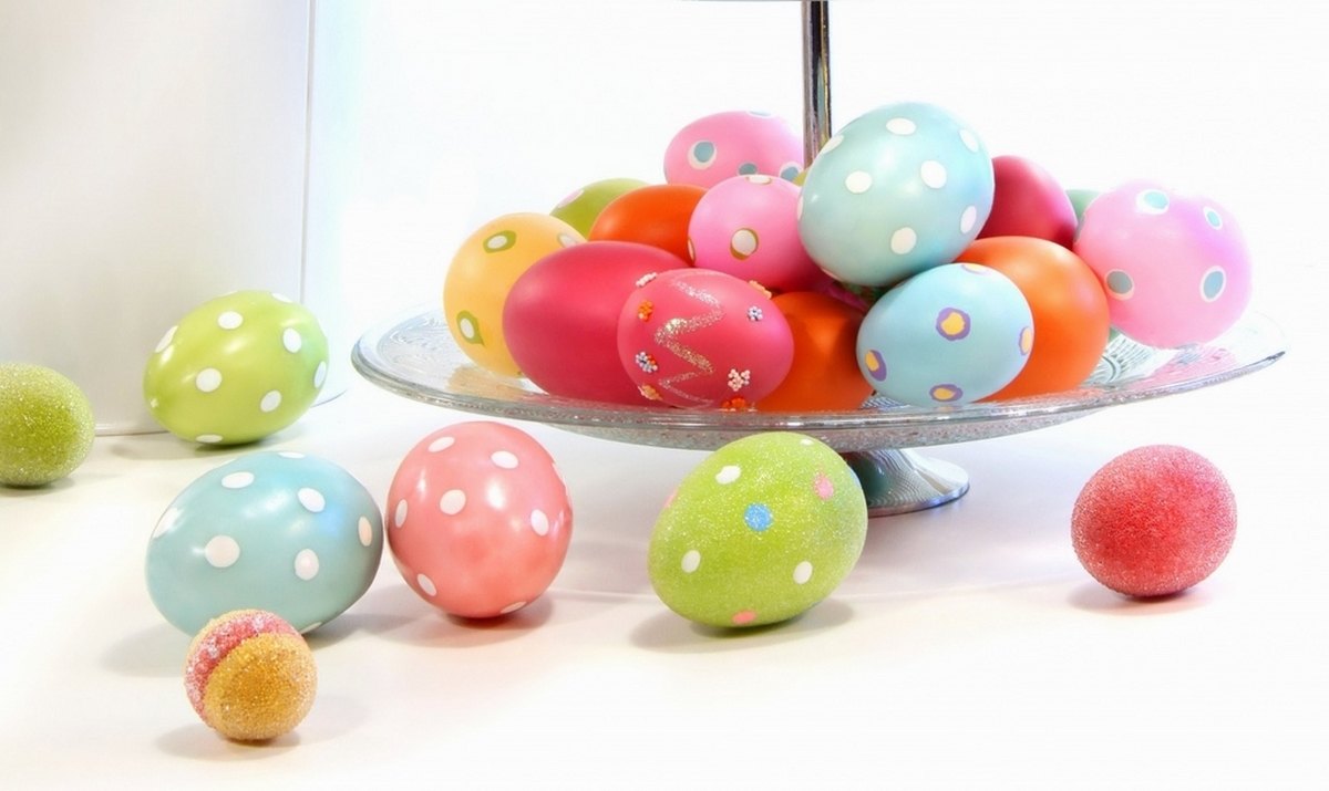 Easter wallpaper a festive mood at your work space