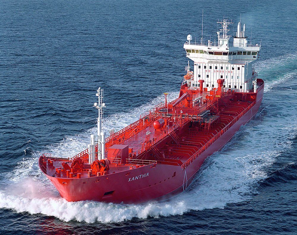 Oil tanker is a merchant ship designed for the bulk transport of oil. Description from .com. I searched for this on bing.c. Oil tanker, Tanker ship, Boat