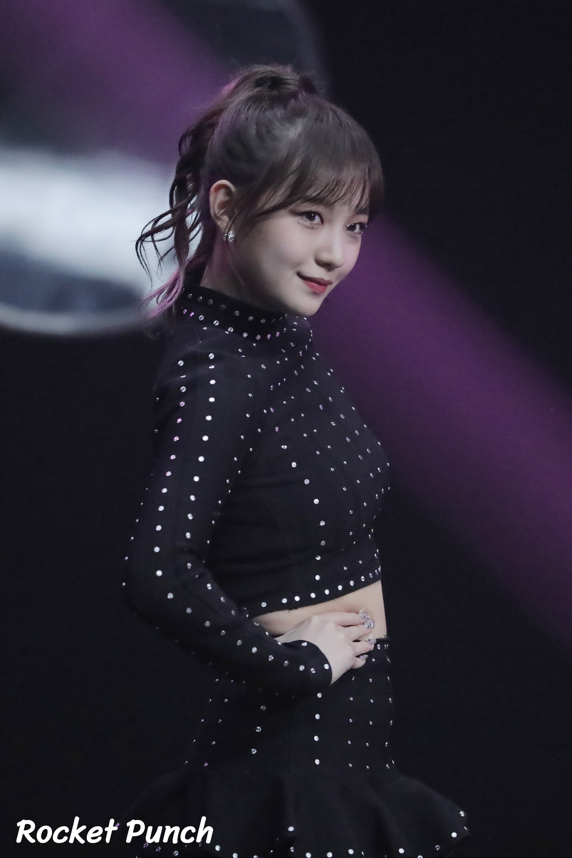 March 1, 2022 Woollim Naver Post Punch 'CHIQUITA' MV Shoot