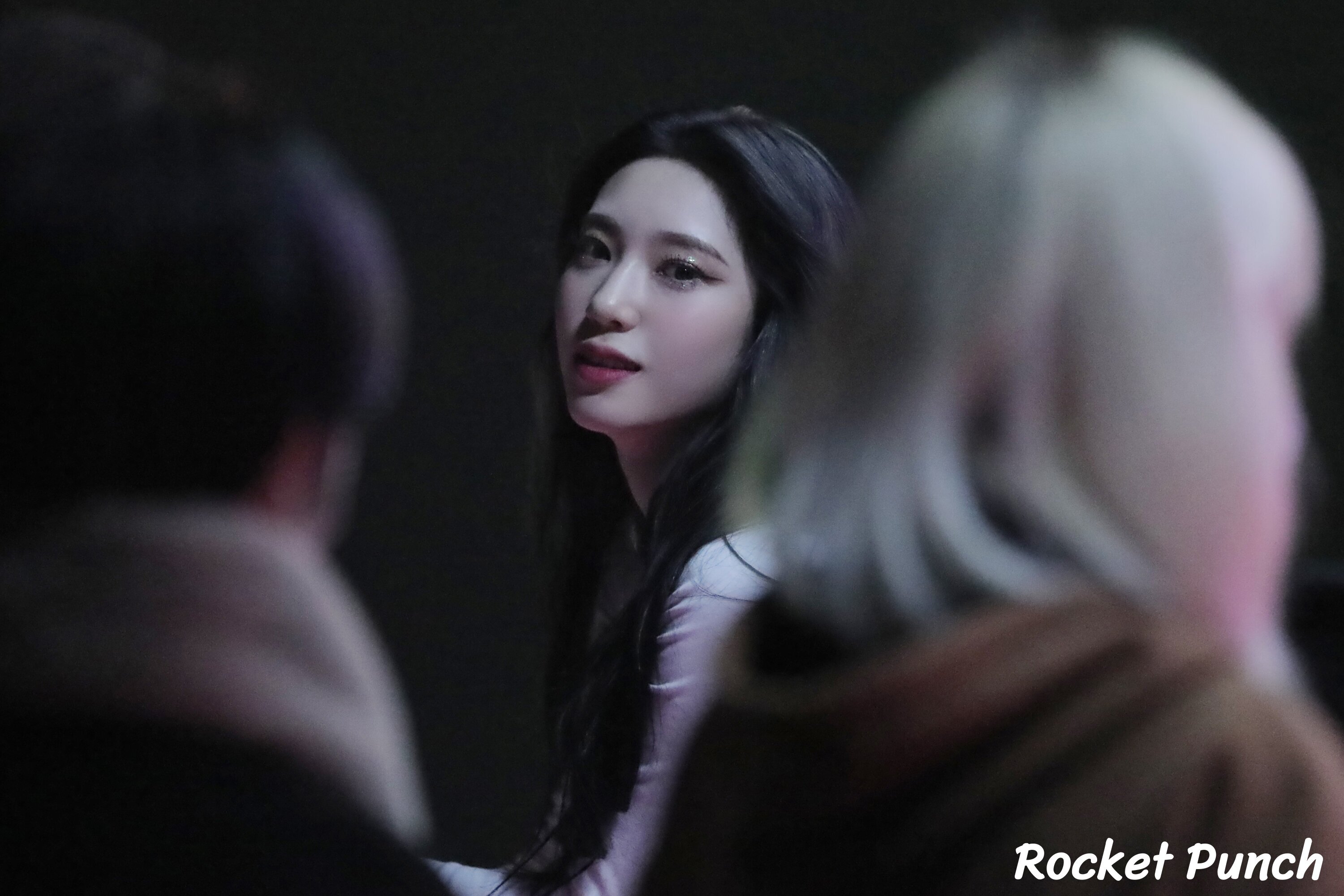 March 1, 2022 Woollim Naver Post Punch 'CHIQUITA' MV Shoot