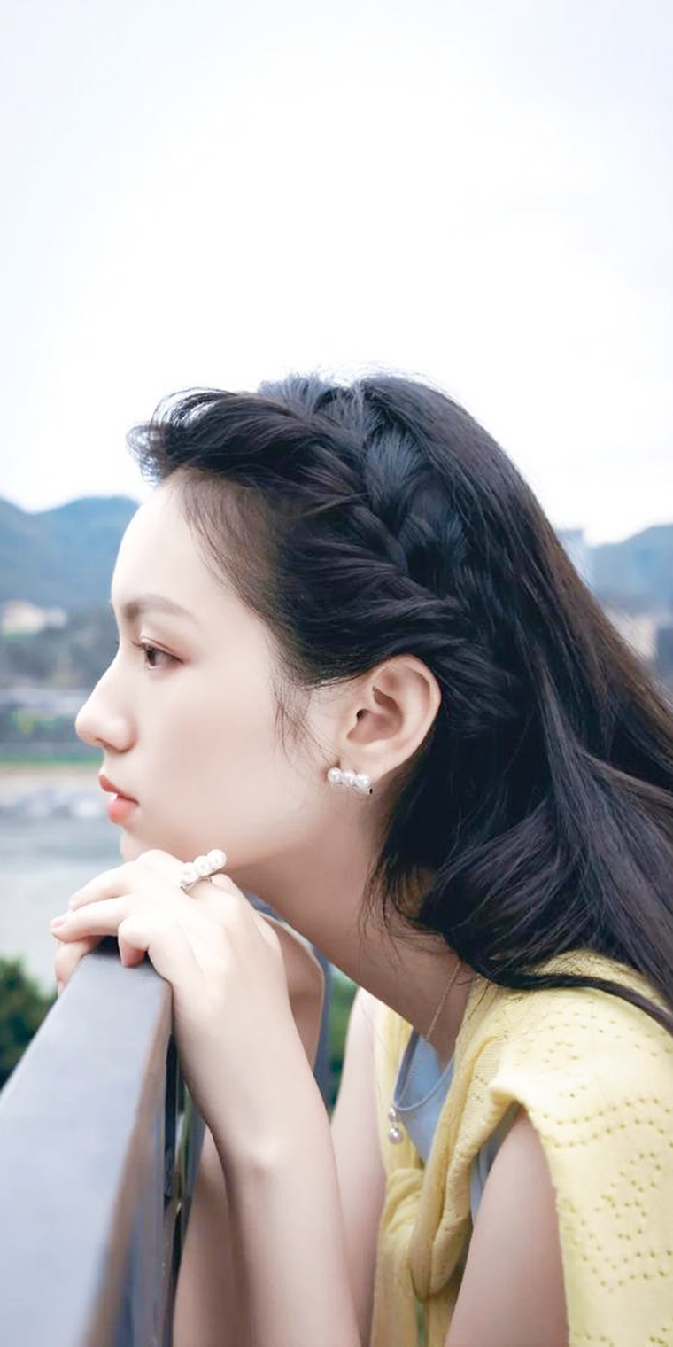 Zhou Ye wallpaper, beautiful Yezi travel fragments, fashion unlimited retro fresh taste