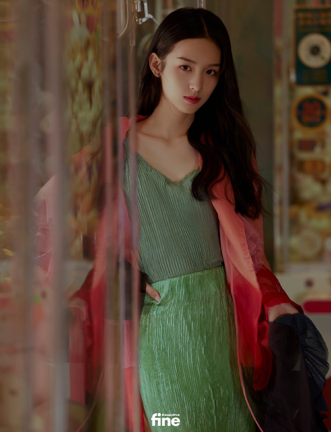 China Entertainment News: Zhou Ye poses for photo shoot