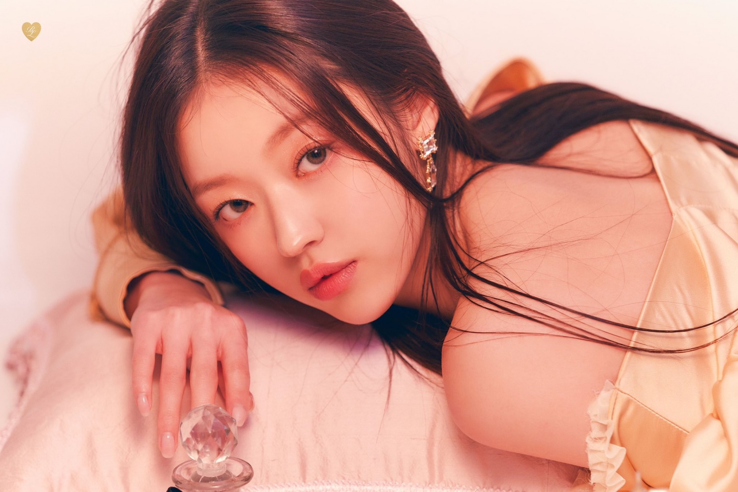 OH MY GIRL Members Show Variety of Charms in Individual Concept Photo For 'Real Love''