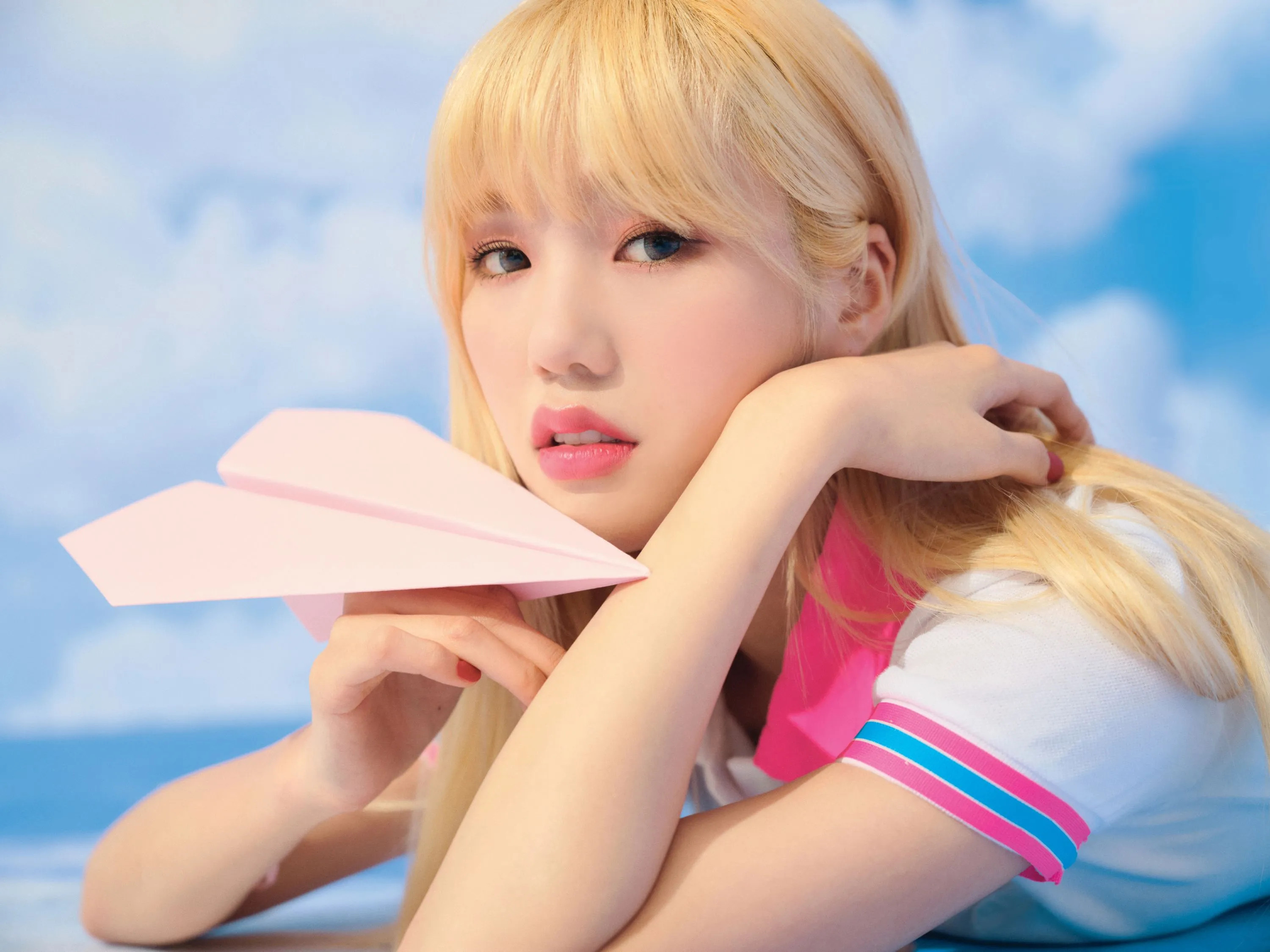 Oh My Girl summer special album 'Fall in Love' concept teasers