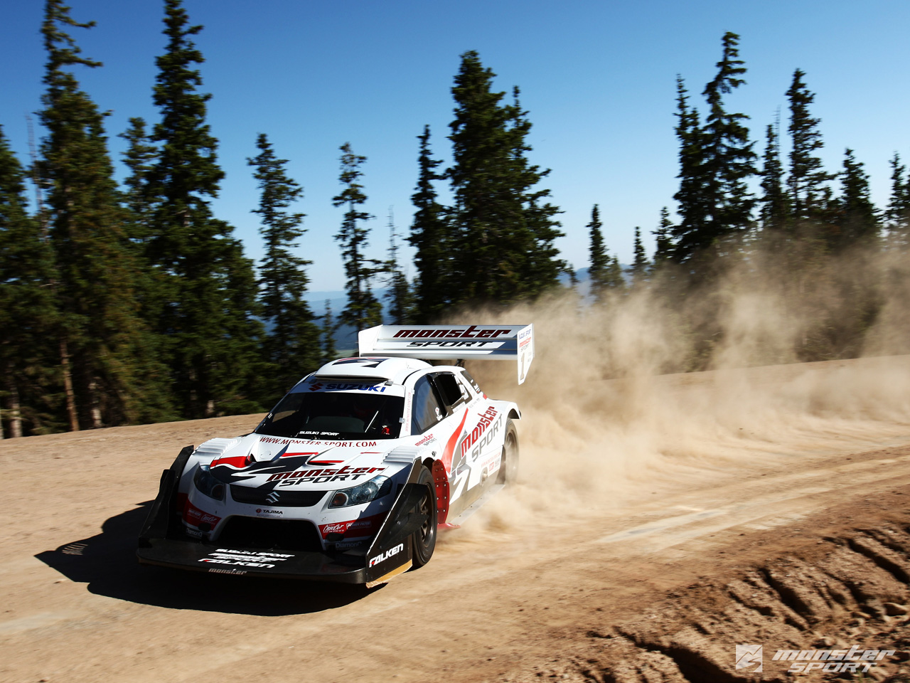 Suzuki SX4 Hill Climb picture. Suzuki photo gallery