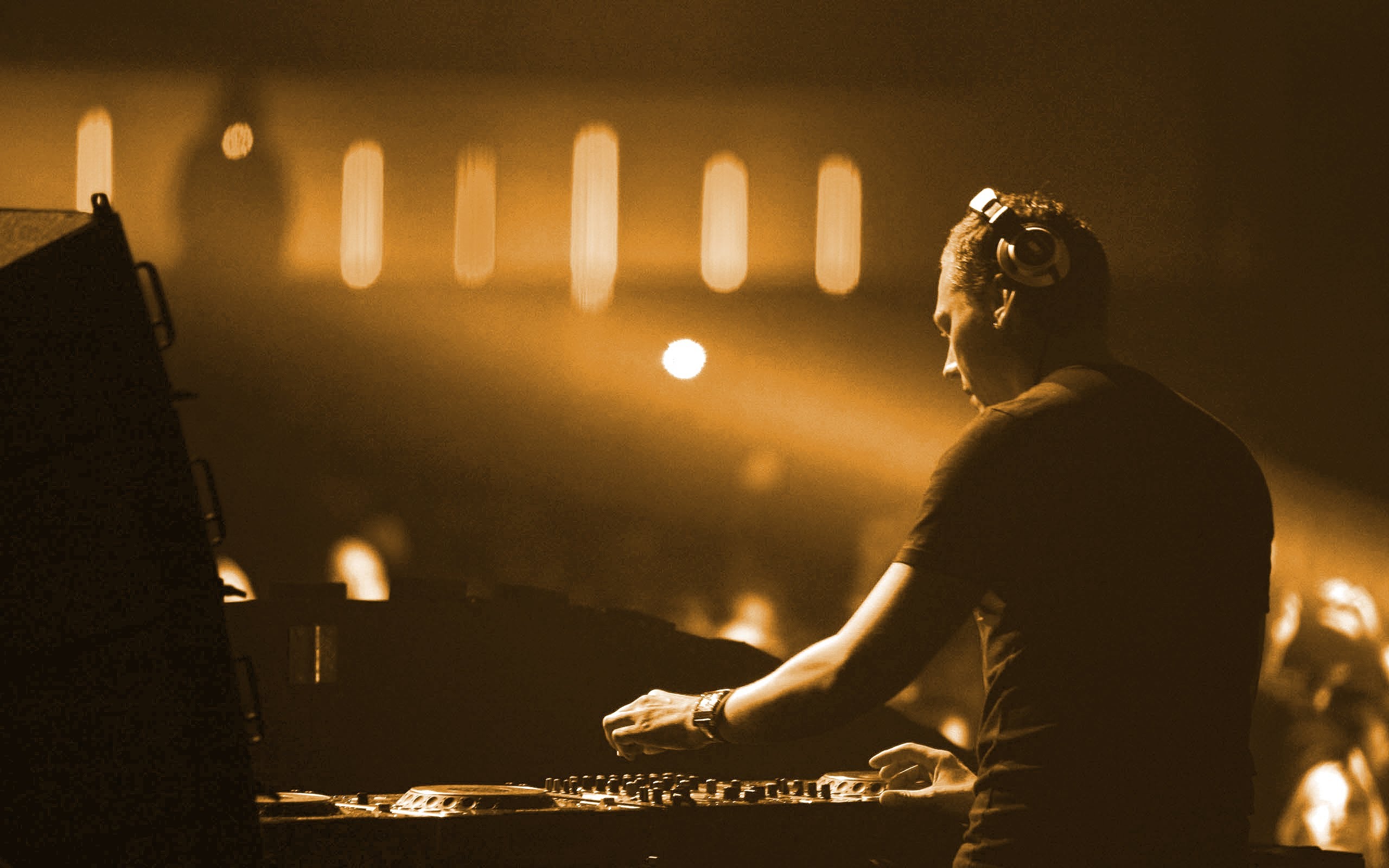 Free download Tiesto Live TranceAirWaves FM Radio Best Set 15 05 2004 [2560x1600] for your Desktop, Mobile & Tablet. Explore Dj Tiesto Wallpaper 2016. Dj Tiesto Wallpaper 2016, Dj Tiesto Wallpaper, Dj Tiesto Wallpaper 2017