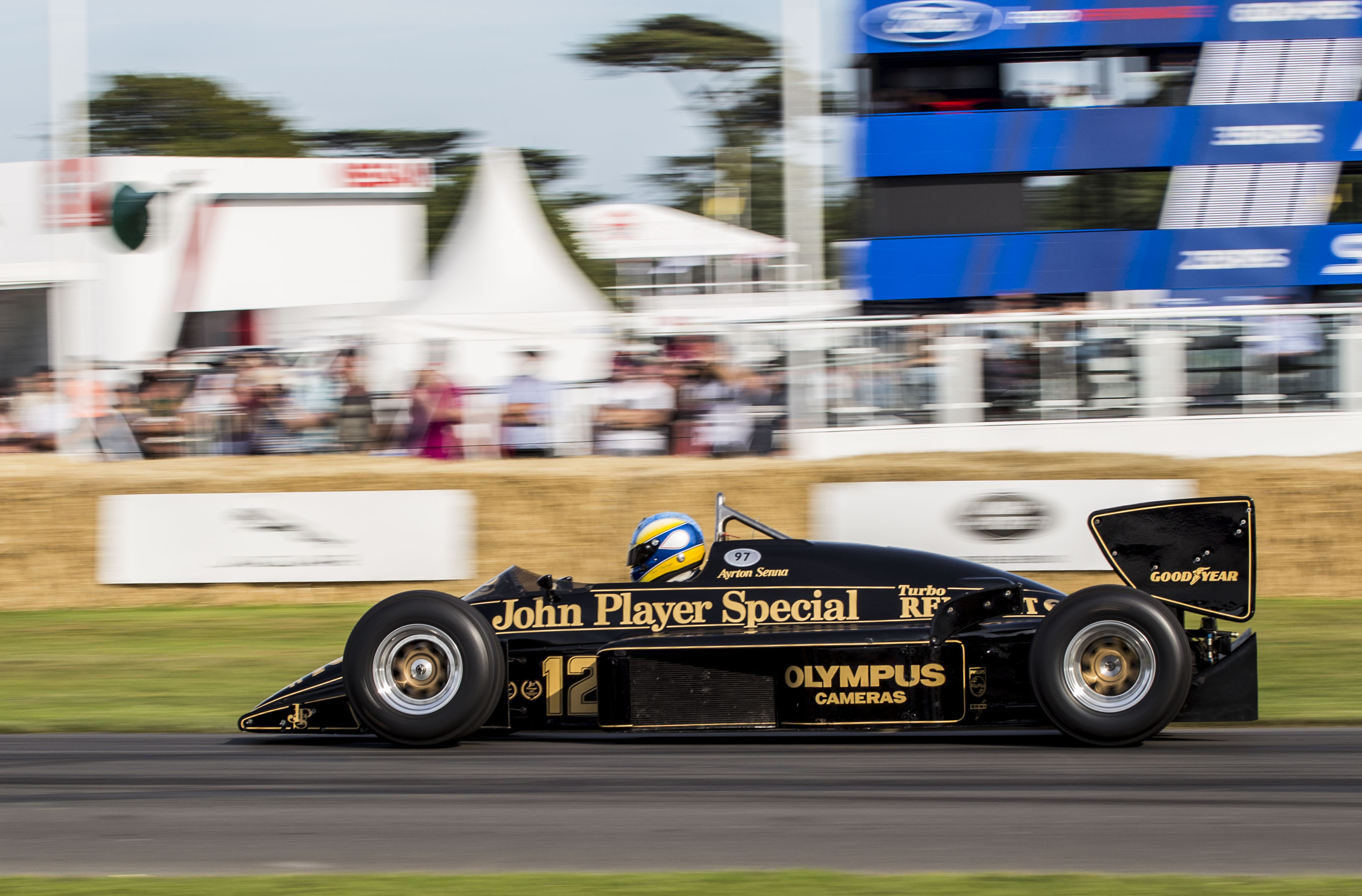 Goodwood's Incredible Hill Climb In Picture