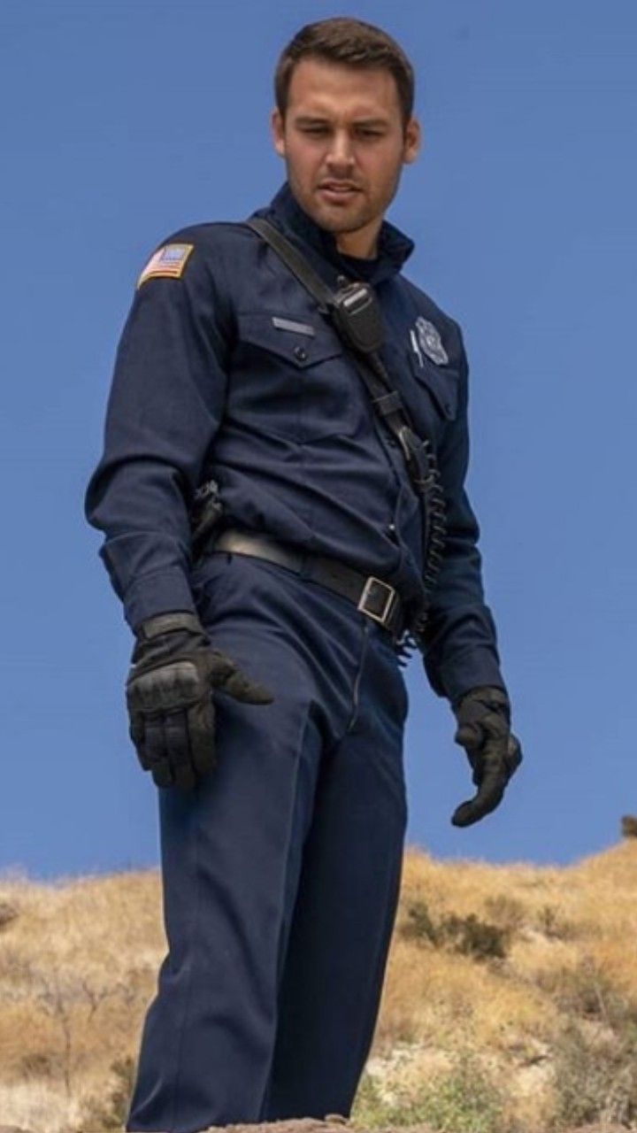 Actor Ryan Guzman 9 1 1 Eddie FOX Network. Ryan Guzman, Men In Uniform, Good Looking Men