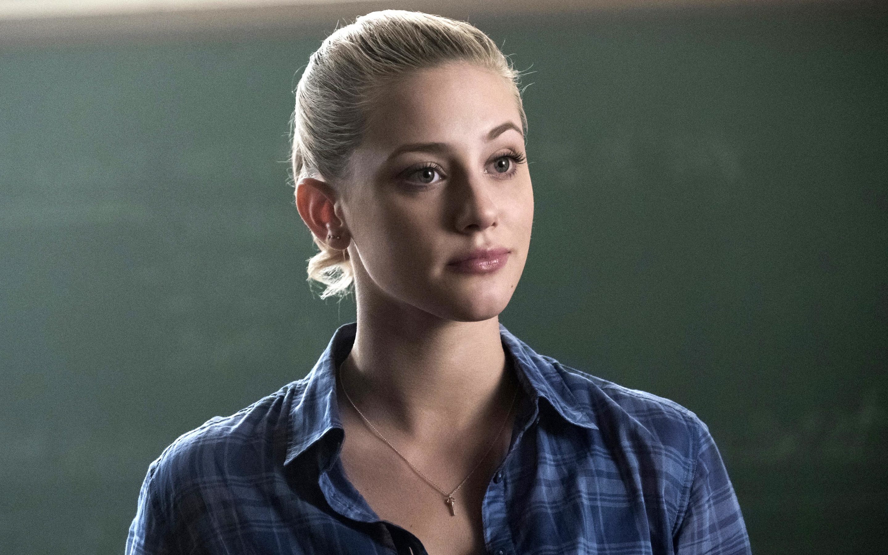 Lili Reinhart Wide HD Wallpaper 66929 2880x1800px