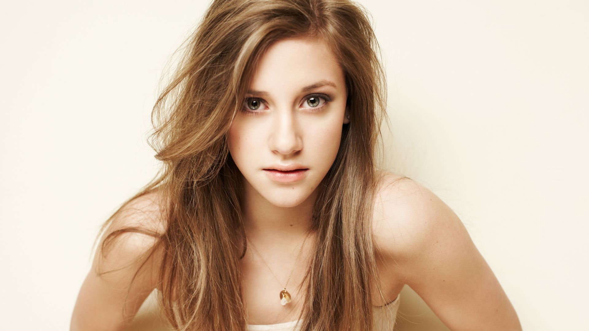 Desktop Wallpaper Lili Reinhart, Blonde, Bare Shoulder, 4k, Celebrity, HD Image, Picture, Background, Eb7cc2