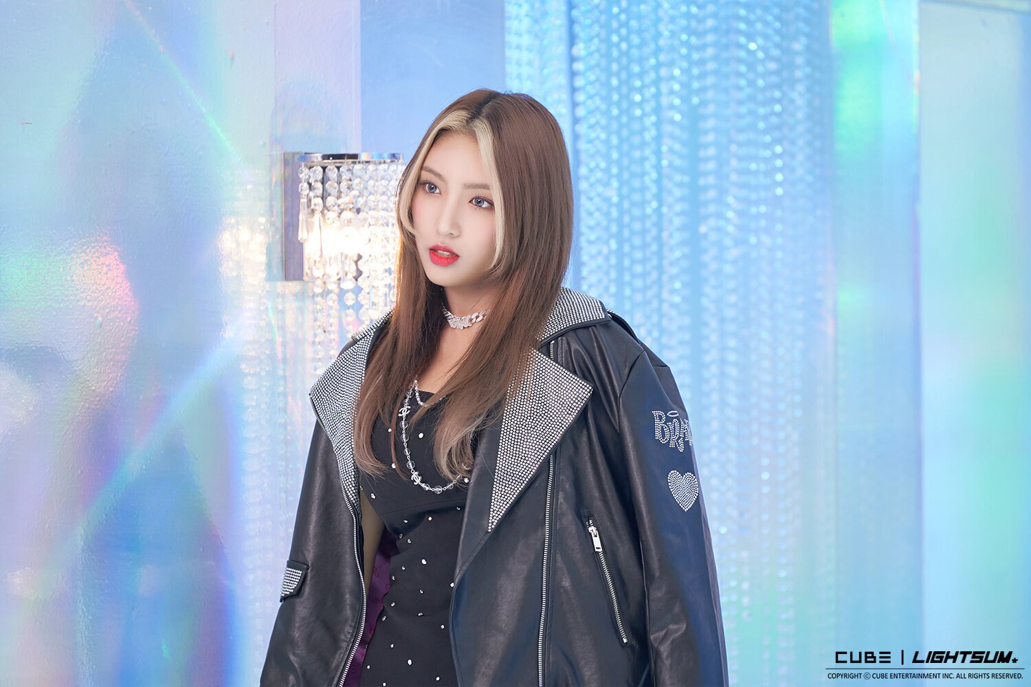 October 15, 2021 Cube Naver Post 'VIVACE' MV Shoot Behind