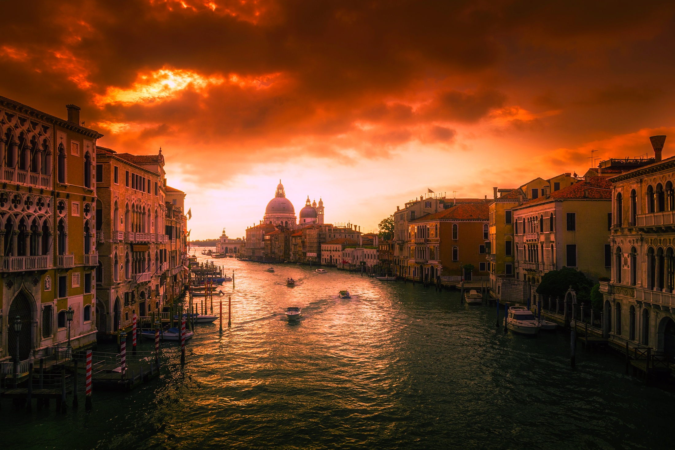Venice, the capital of northern Italy's Veneto region HD Wallpaper