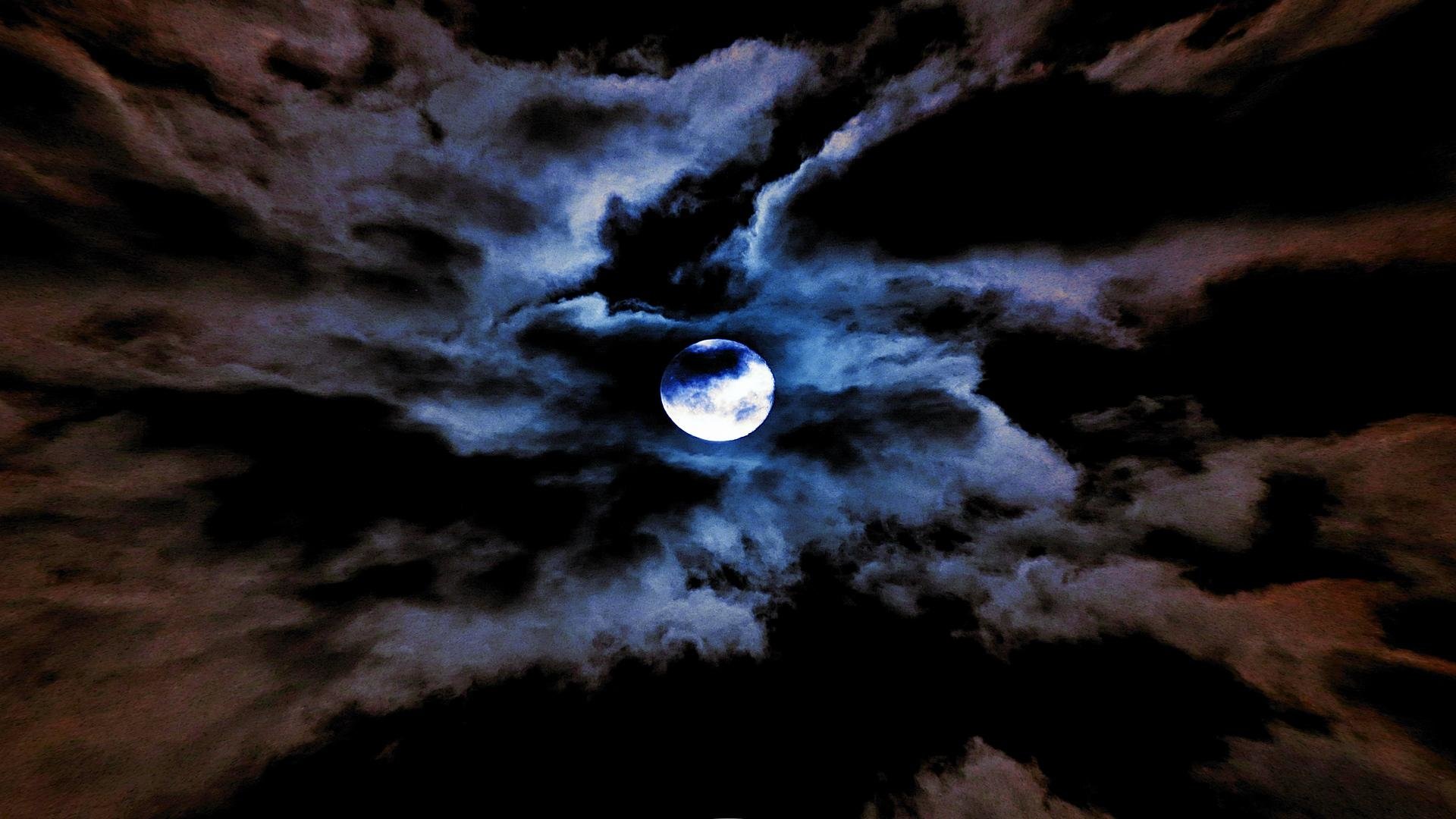 Full Moon in Cloudy Night Sky HD Wallpaper