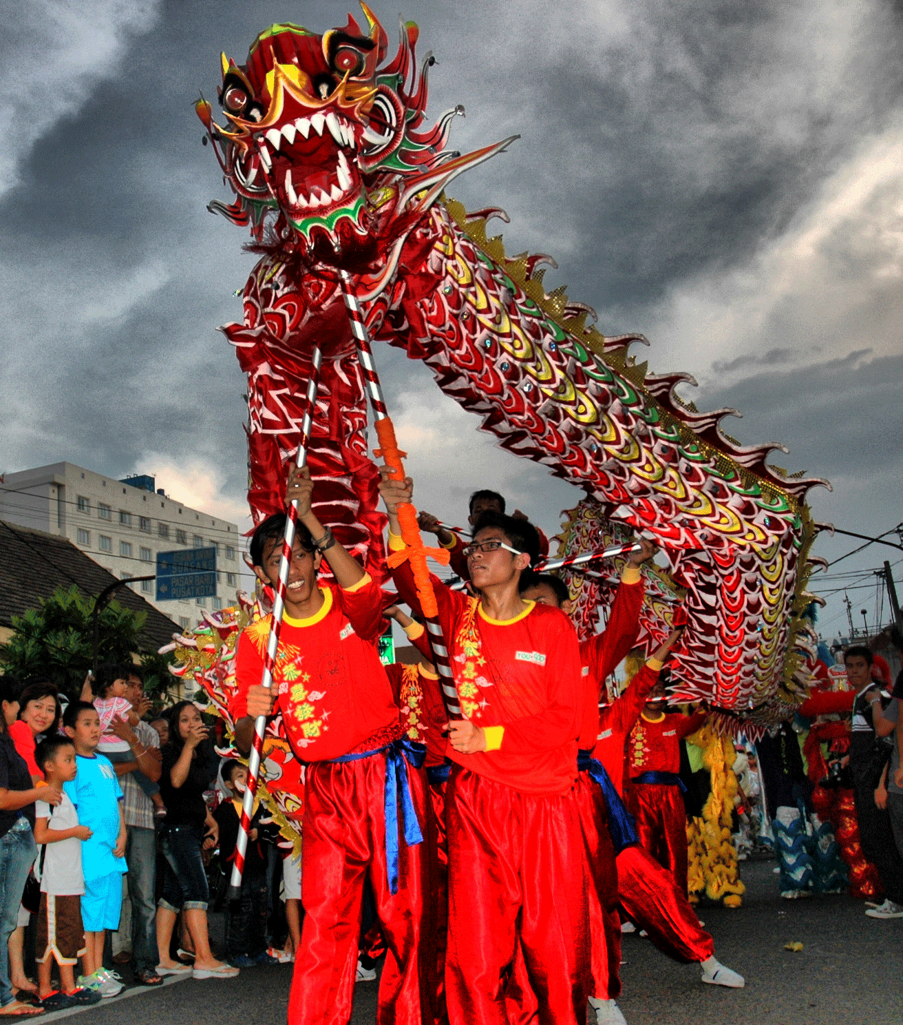 Charmian Chen: Best Barongsai Photo Wallpaper