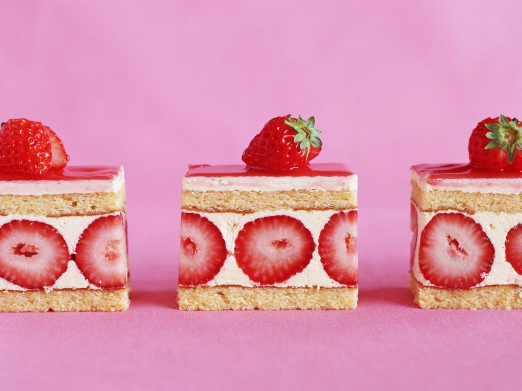 Fotos de postres. Strawberry cakes, Sour cream cake, Delicious strawberry cake