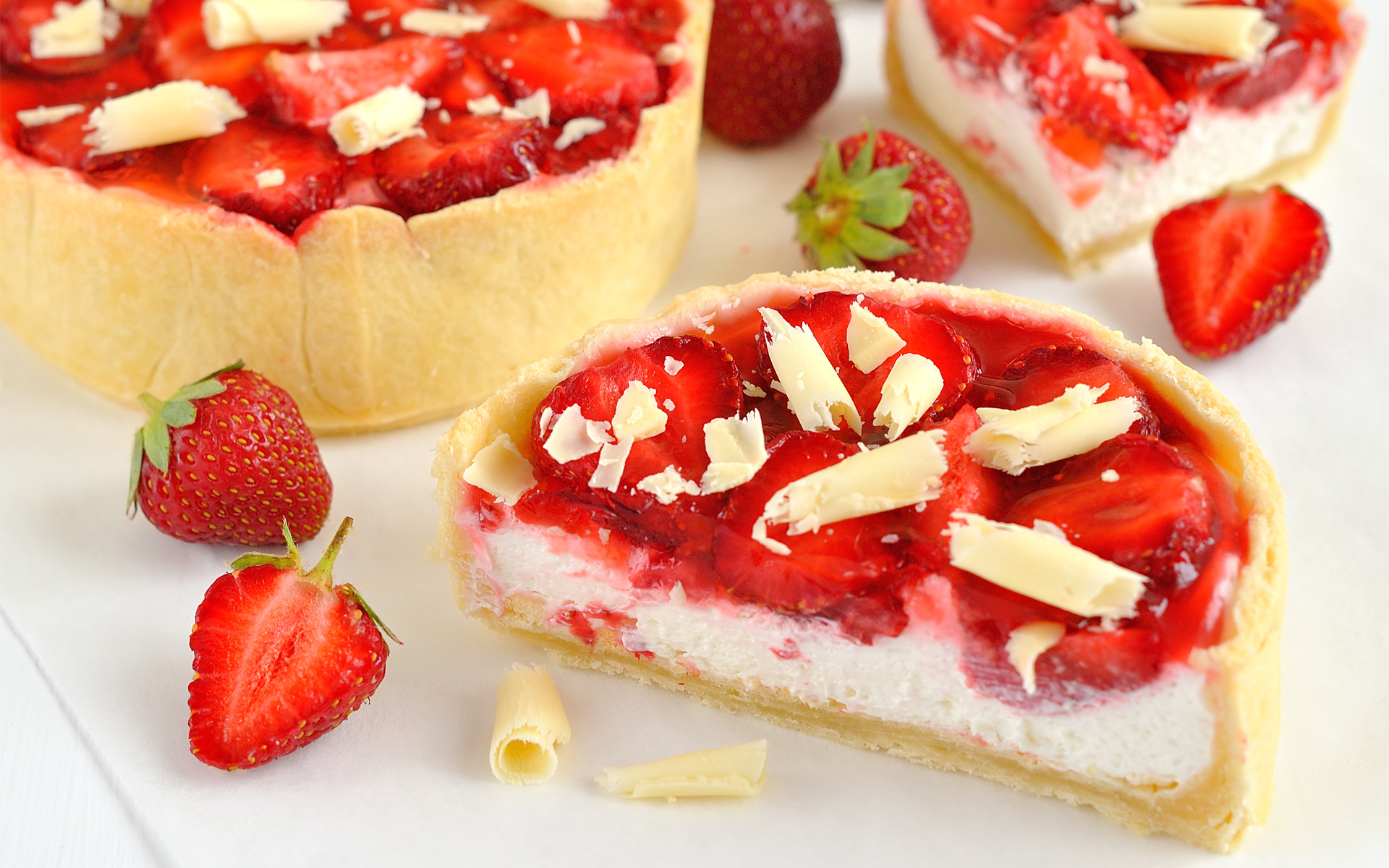 Dessert strawberry tarts cream berries food strawberries wallpaperx1200