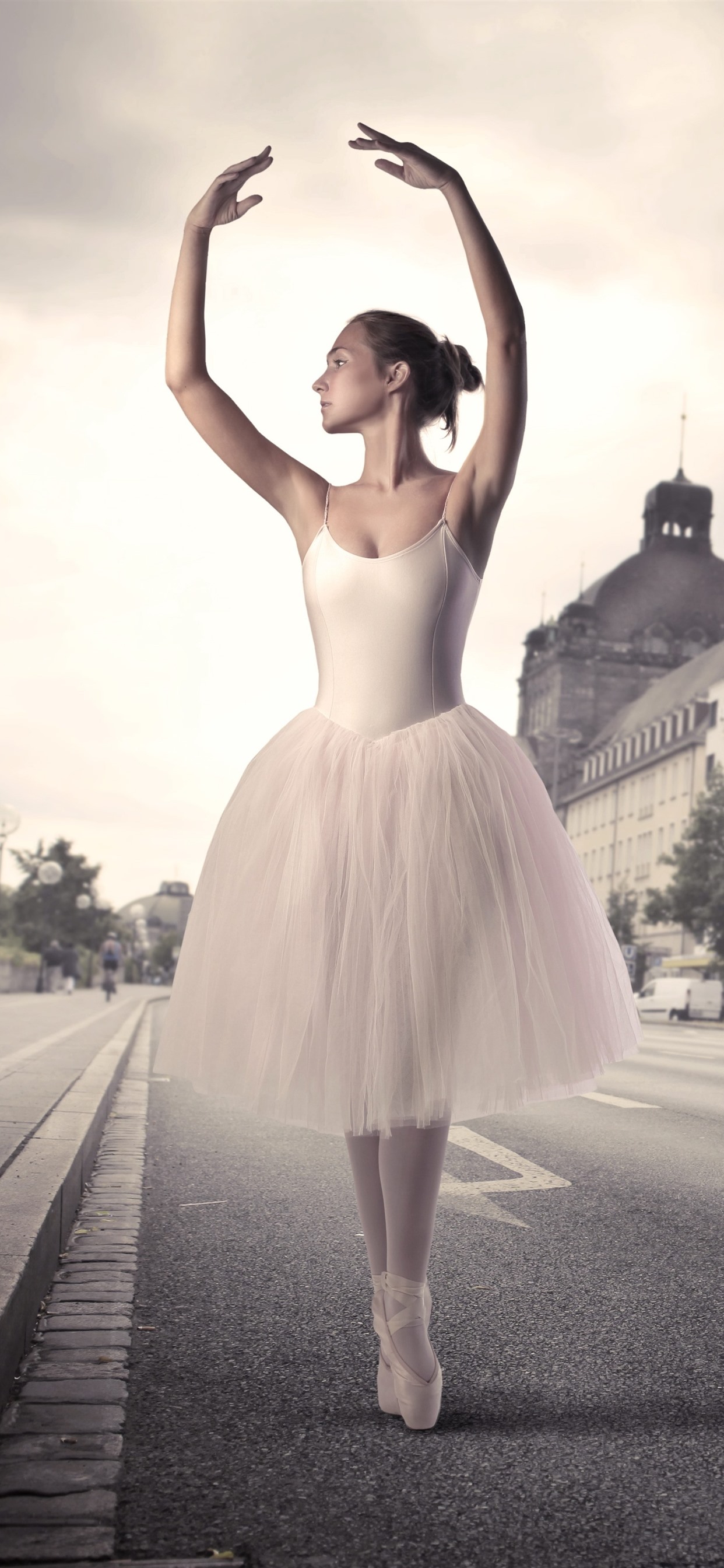iPhone Wallpaper Beautiful Ballerina, Girl, Dance, On The Road