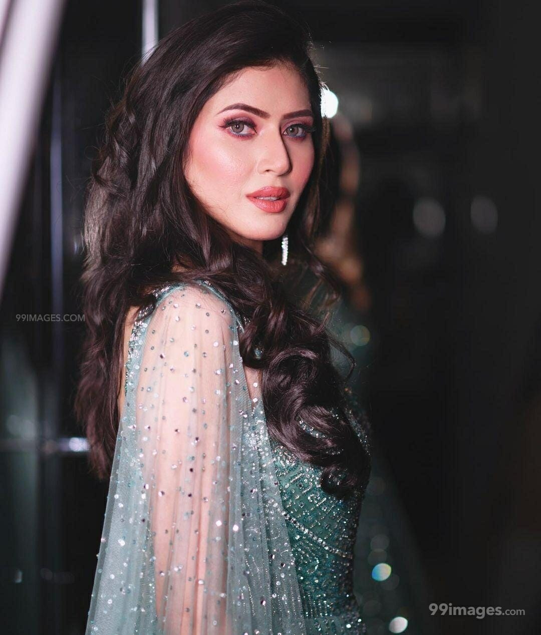 Aishwarya Raj Bhakuni HD Wallpaper (Desktop Background / Android / iPhone) (1080p, 4k) (1080x1268)