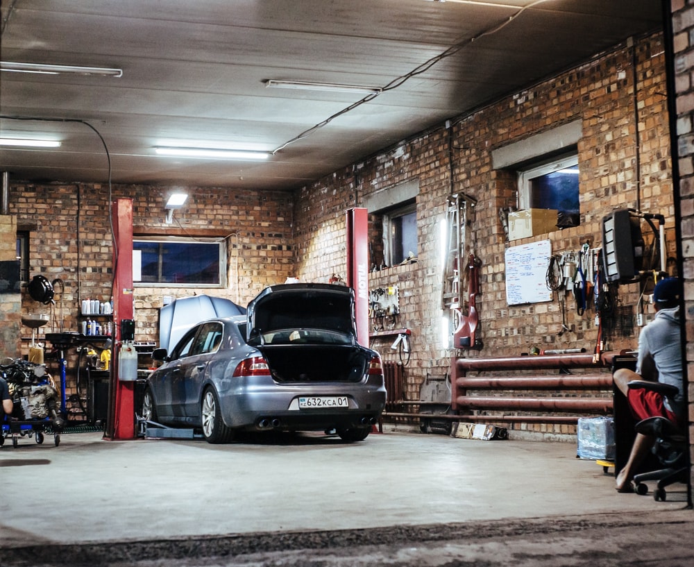 Car Workshop Picture. Download Free Image