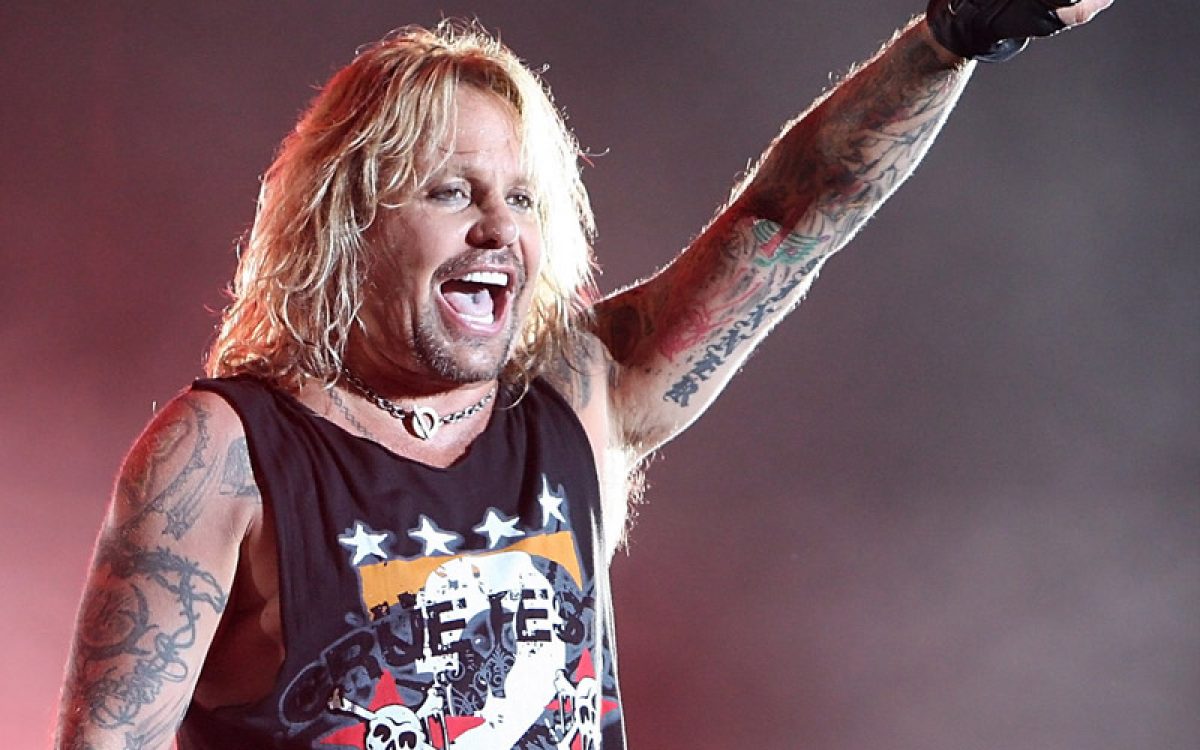 Mötley Crüe's Vince Neil Posts A Stunning Photo To Show His New Look