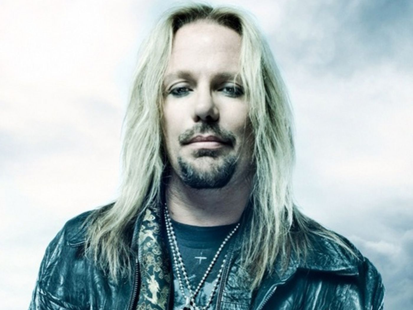 Vince Neil to Take Walk on Wildside to Hooters