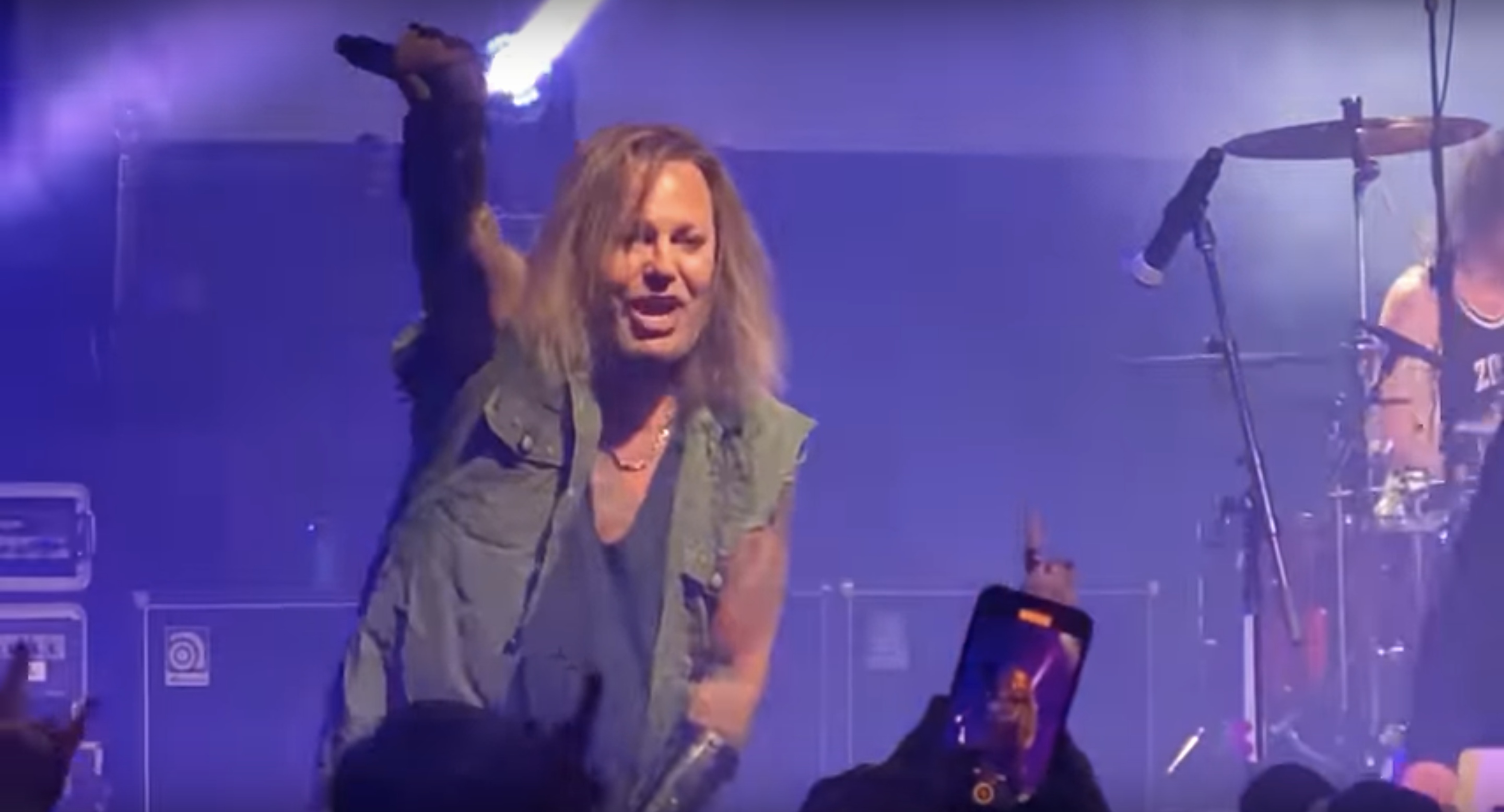 VINCE NEIL's First Performance Of 2022 Wasn't Great