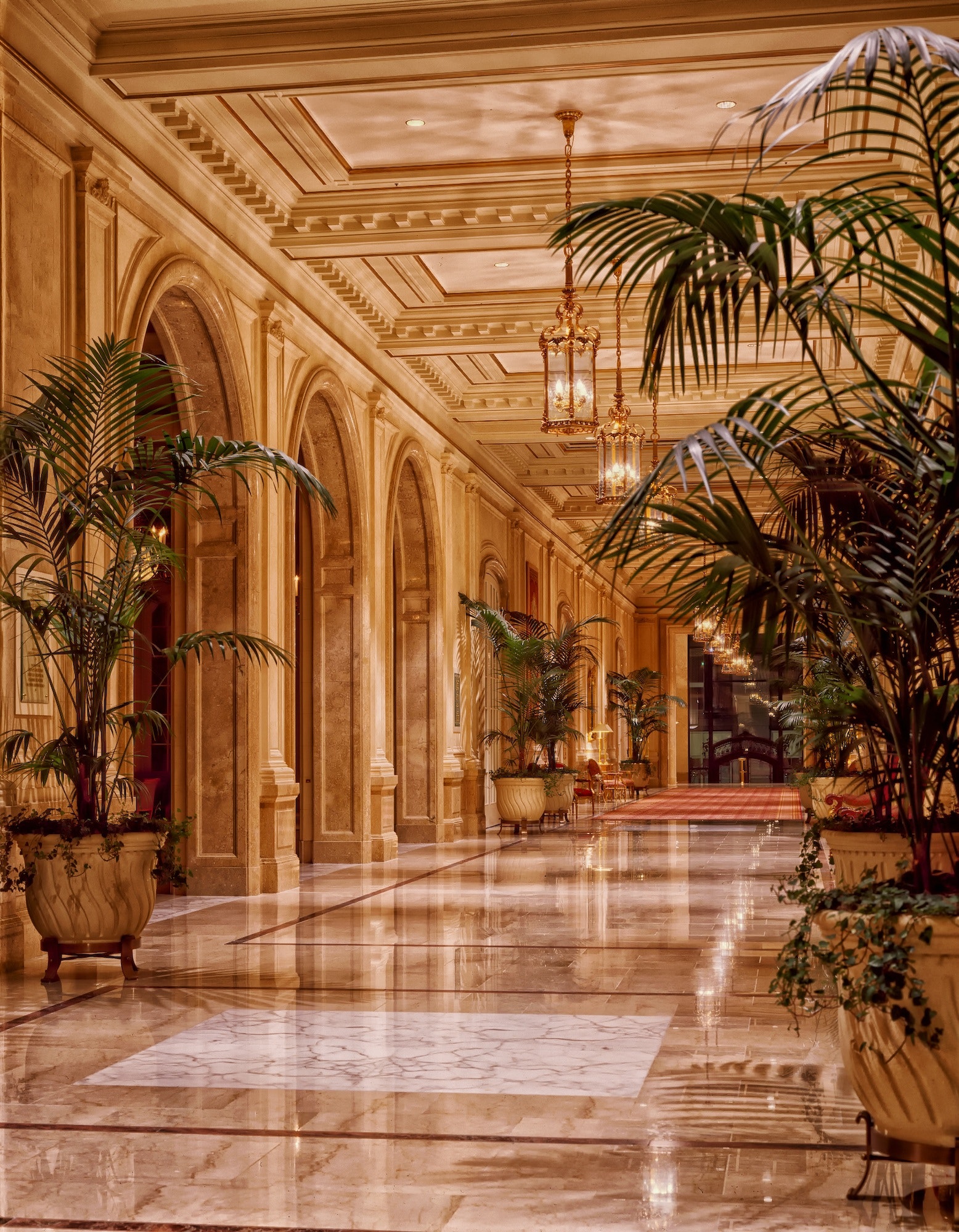 Best Hotel Lobby Photo · 100% Free Downloads