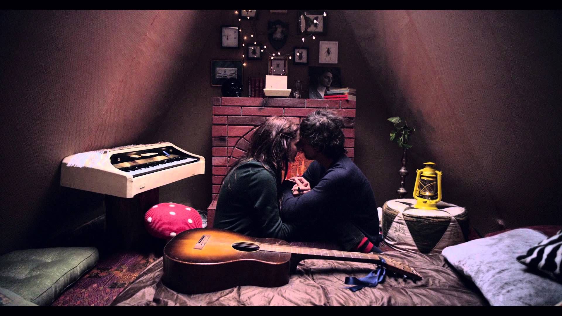 León Larregui. Good music, Music book, Art music