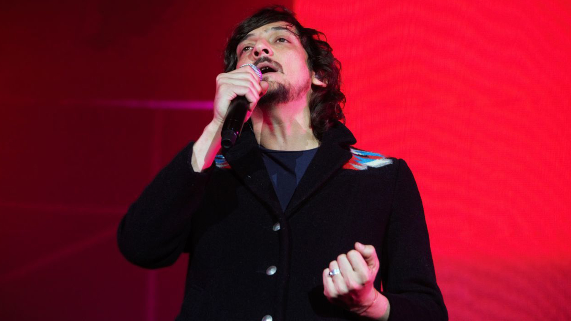 Insultos, peleas y hasta un arresto: el historial de escándalos de León Larregui