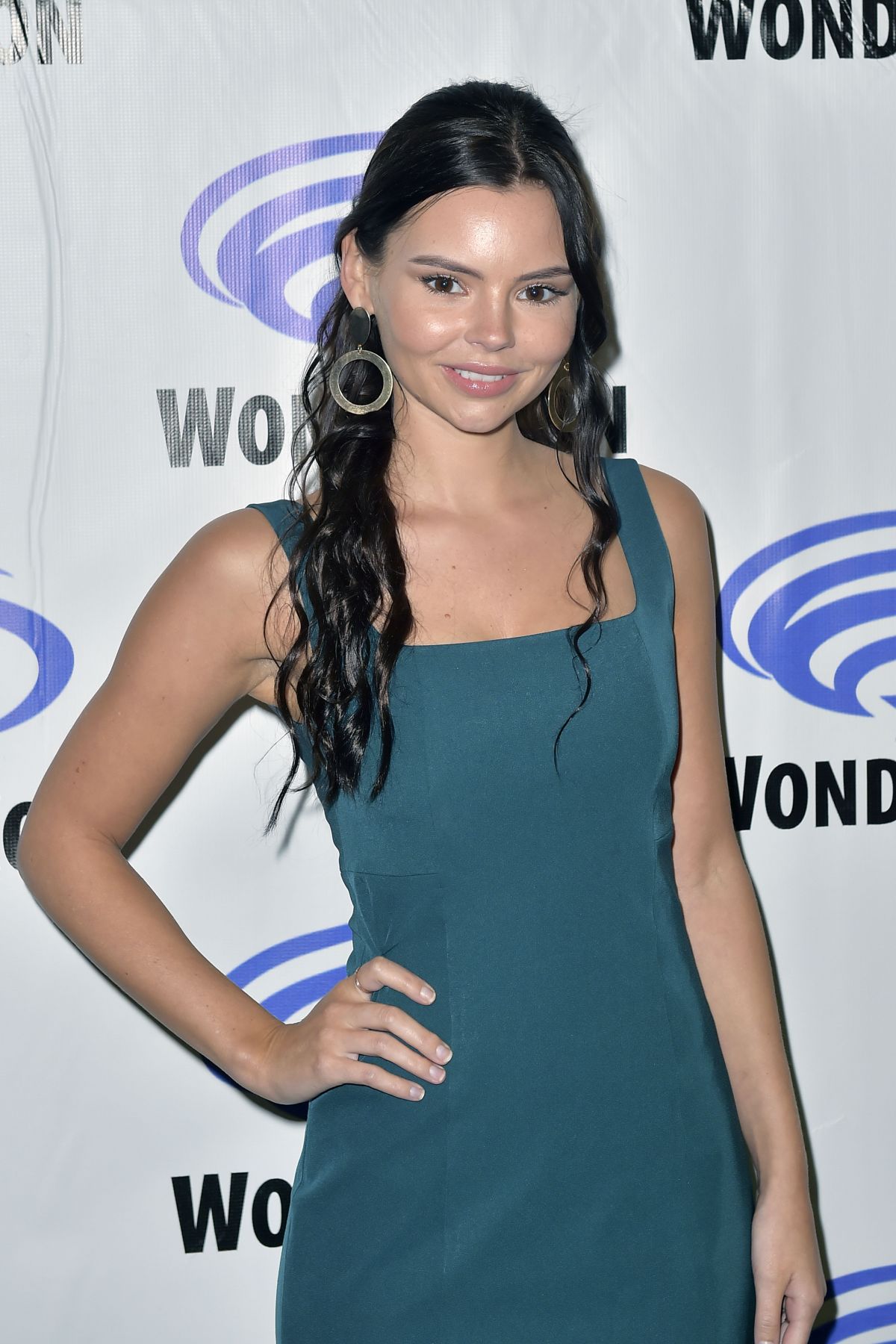 ELINE POWELL At Siren Panel At Wondercon 2018 In Anaheim 03 24 2018
