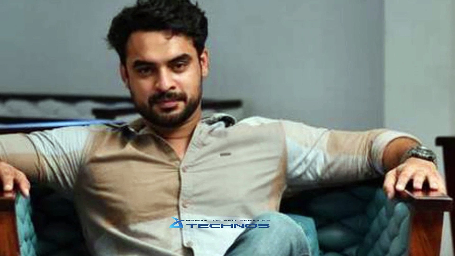 Actor Tovino Thomas Write Book