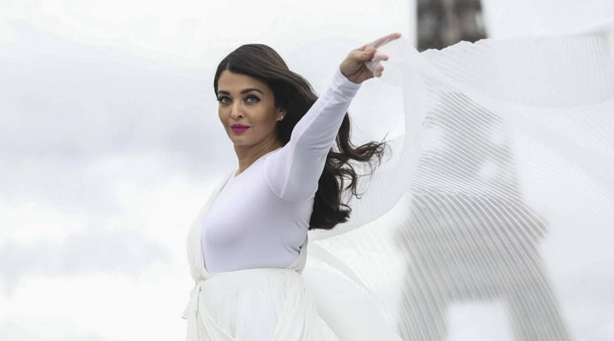 Aishwarya Rai Bachchan stuns at Paris Fashion Week, see photo. Entertainment News, The Indian Express