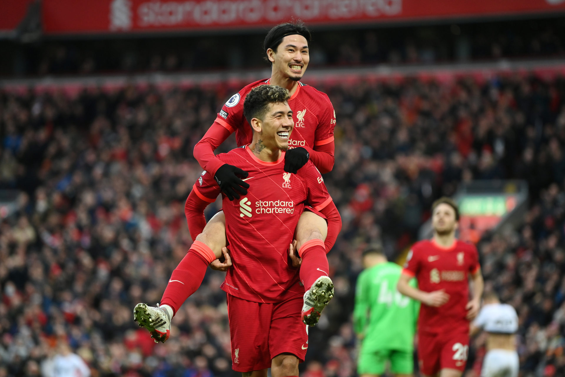 Liverpool fans hail 'unselfish' Roberto Firmino for assist vs Brentford