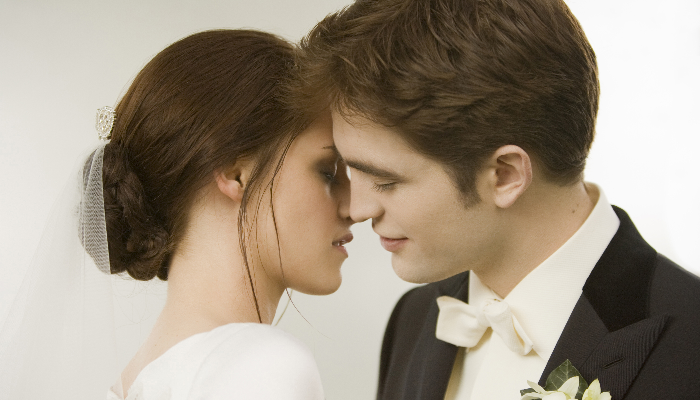 Four New Wedding Scene Image from Twilight Breaking Dawn Part 1