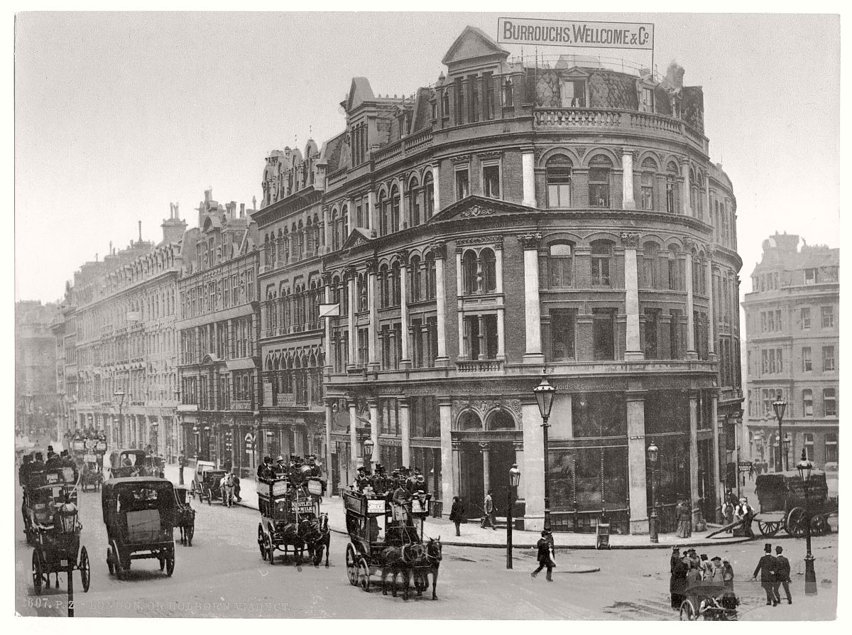 Historic B&W photo of London, England (19th Century). MONOVISIONS & White Photography Magazine